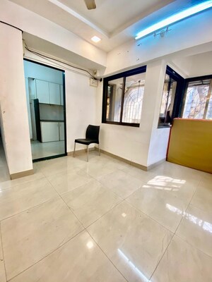 Room in 2 BHK Apartment at Khar West – for Rent