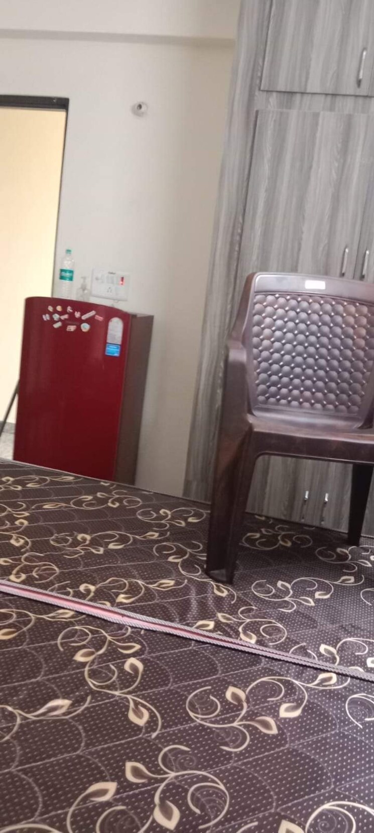 Bedroom, sector 70 1 RK 350 Sq.Ft. Apartment In Sector 70 Noida 9676541