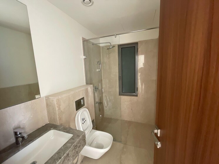 Bathroom, piramal-mahalaxmi 3 Bedroom 1451 Sq.Ft. Apartment In Mahalaxmi Mumbai 9676547