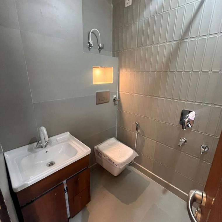 Bathroom, dwarka 4 Bedroom 150 Sq.Ft. Builder Floor In Dwarka Delhi 9676626