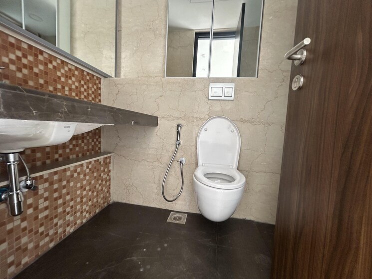 Bathroom, lodha-the-park 2 Bedroom 857 Sq.Ft. Apartment In Worli Mumbai 9676606