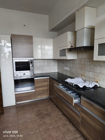 Kitchen in 4 BHK Apartment at DLF The Belaire, Sector 54 – for Rent