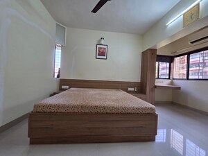 Bedroom in 2 BHK Apartment at Goregaon East – for Rent