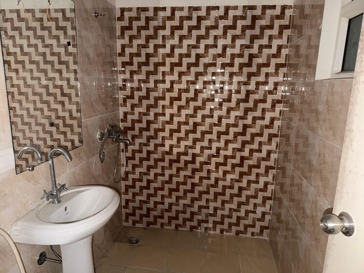 Bathroom, gaur-yamuna-city-16th-park-view 2 Bedroom 1000 Sq.Ft. Apartment In Gaur Yamuna City Greater Noida 9676688