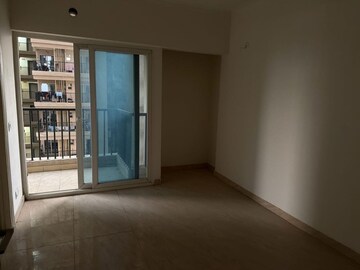 Room in 2 BHK Apartment at Gaur Yamuna City 16th Park View, Gaur Yamuna City – for Sale