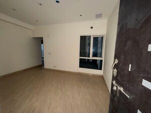 Room in 2 BHK Apartment at Gaur Yamuna City 16th Park View, Gaur Yamuna City – for Sale