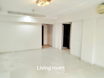 Room in 3 BHK Apartment at Eminente I, Khar West – for Sale