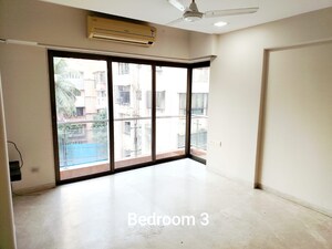 Room in 3 BHK Apartment at Eminente I, Khar West – for Sale