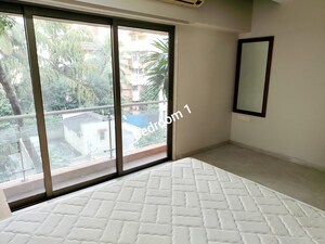 Room in 3 BHK Apartment at Eminente I, Khar West – for Sale