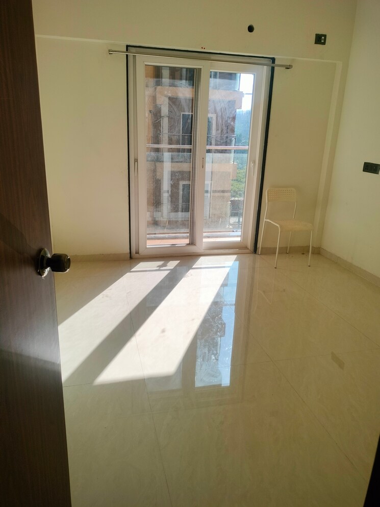 Room, goregaon west 2 Bedroom 782 Sq.Ft. Apartment In Goregaon West Mumbai 9676832
