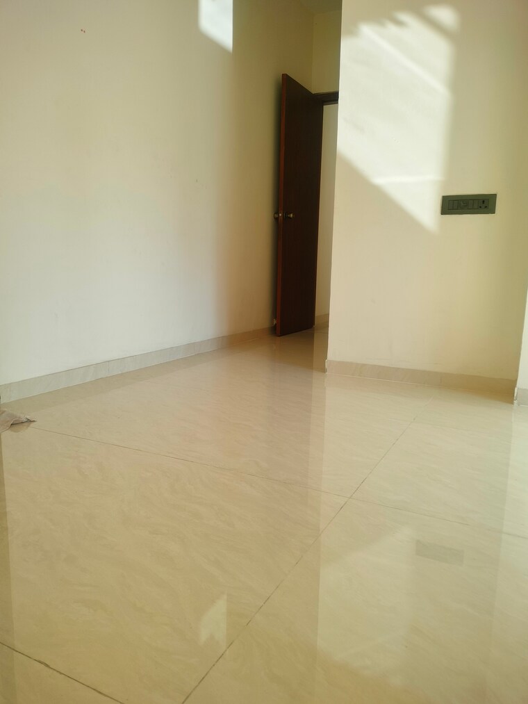 Room, goregaon west 2 Bedroom 782 Sq.Ft. Apartment In Goregaon West Mumbai 9676832
