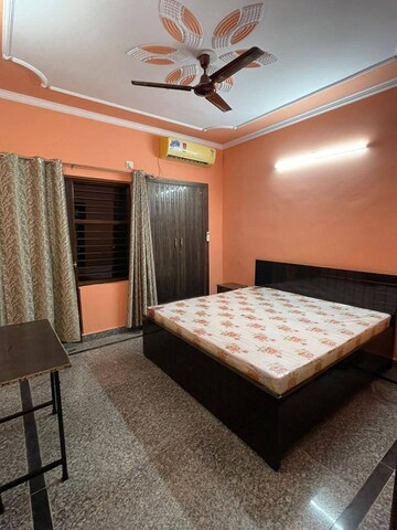 1 BHK Builder Floor For Rent in Saket