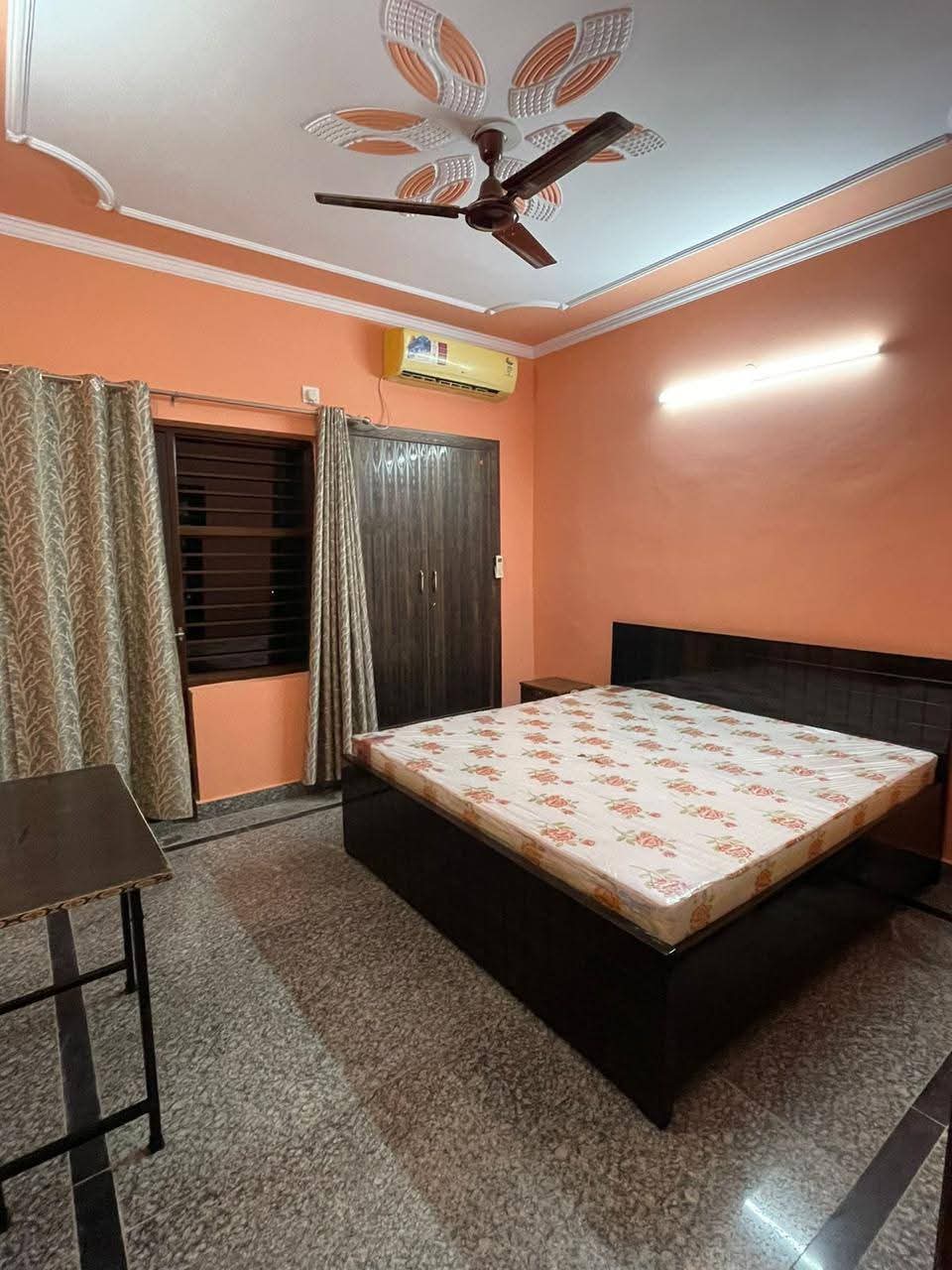 1 BHK Builder Floor For Rent in Saket