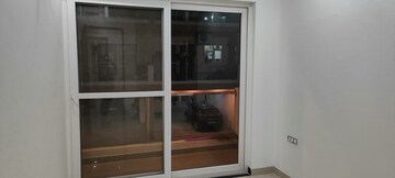 Room in 3 BHK Apartment at Shiva Motia Huys, Pir Machalla – for Sale