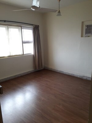 Room in 2 BHK Apartment at Dandelion Apartment, Bandra West – for Rent