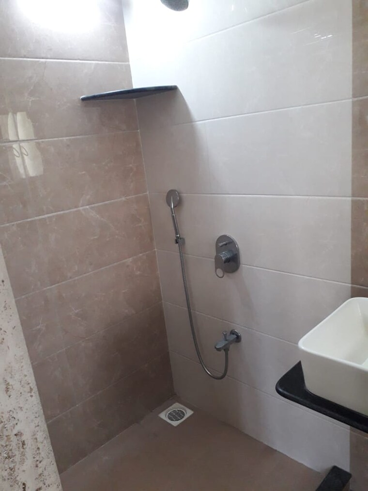 Bathroom, dandelion-apartment 2 Bedroom 806 Sq.Ft. Apartment In Bandra West Mumbai 9676861