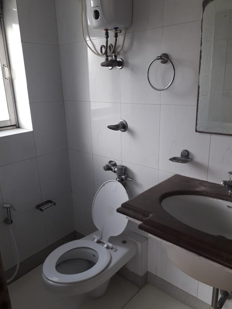 Bathroom, dandelion-apartment 2 Bedroom 806 Sq.Ft. Apartment In Bandra West Mumbai 9676861