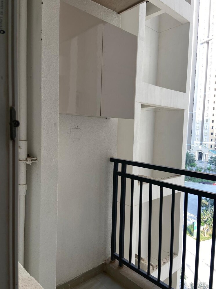 Balcony, amrapali-heartbeat-city 3 Bedroom 1350 Sq.Ft. Apartment In Sector 107 Noida 9676862