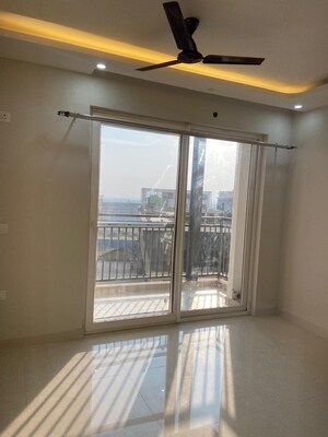 Room in 3 BHK Apartment at Amrapali Heartbeat City, Sector 107 – for Sale