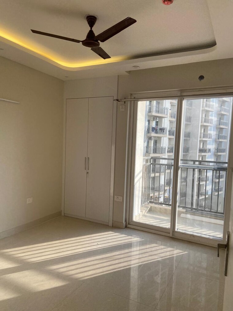 Room, amrapali-heartbeat-city 3 Bedroom 1350 Sq.Ft. Apartment In Sector 107 Noida 9676862