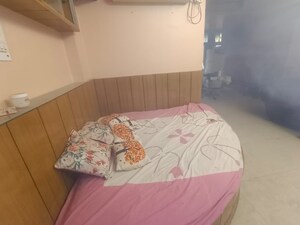 Bedroom in 3 BHK Apartment at Fraser Road Area – for Rent