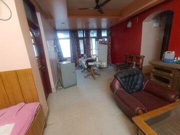 Living Room in 3 BHK Apartment at Fraser Road Area – for Rent