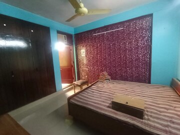 Bedroom in 3 BHK Apartment at Fraser Road Area – for Rent