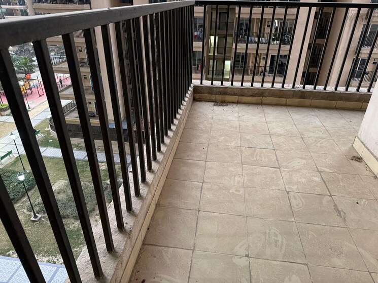 Balcony, gaur-yamuna-city-16th-park-view 2 Bedroom 1000 Sq.Ft. Apartment In Gaur Yamuna City Greater Noida 9676937