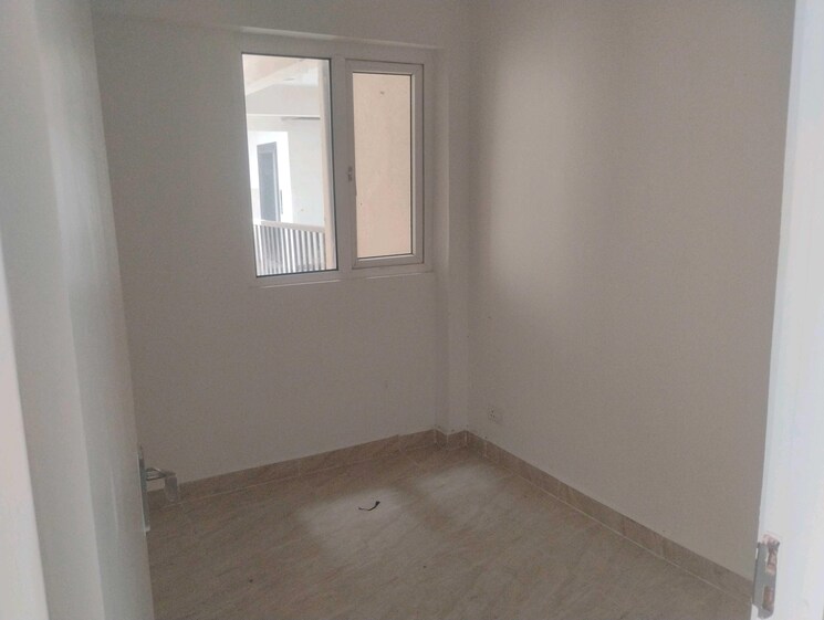 Room, gaur-yamuna-city-16th-park-view 2 Bedroom 1270 Sq.Ft. Apartment In Gaur Yamuna City Greater Noida 9676995