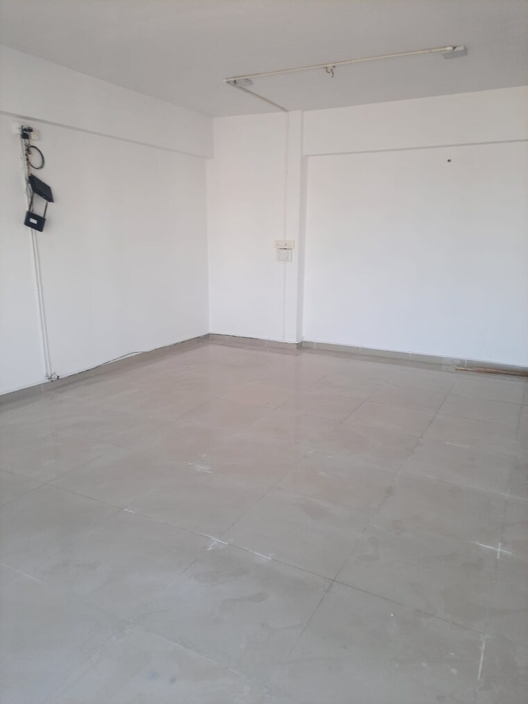 Room, gota Commercial Office Space 949 Sq.Ft. In Gota Ahmedabad 9677081