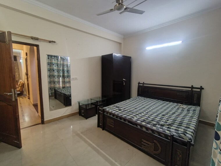 Bedroom, sector 22 3 Bedroom 2200 Sq.Ft. Builder Floor In Sector 22 Gurgaon 9677186