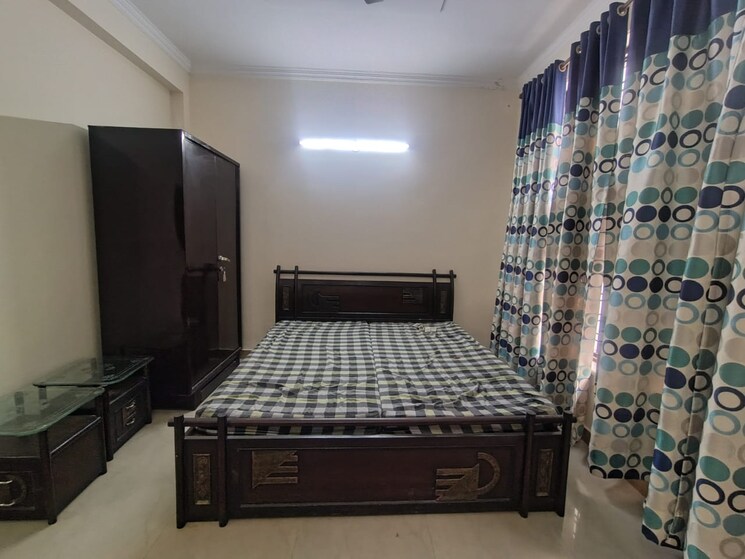 Bedroom, sector 22 3 Bedroom 2200 Sq.Ft. Builder Floor In Sector 22 Gurgaon 9677186