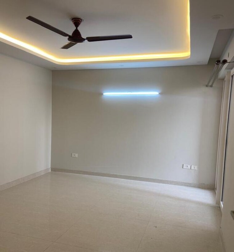 Room, sector 107 3 Bedroom 1380 Sq.Ft. Apartment In Sector 107 Noida 9677166