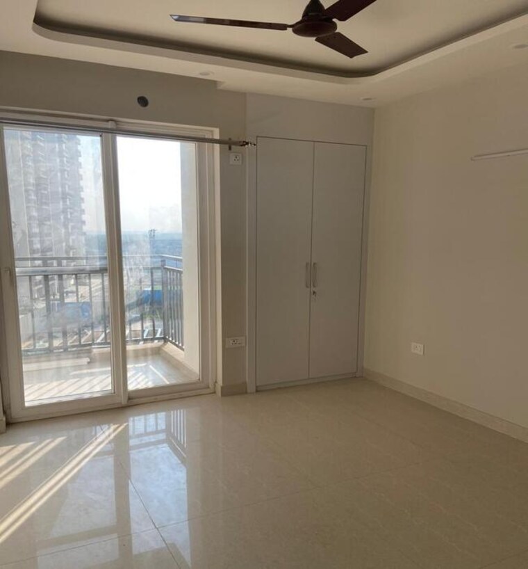 Room, sector 107 3 Bedroom 1380 Sq.Ft. Apartment In Sector 107 Noida 9677166