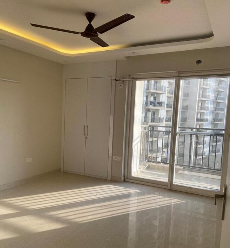 Room, sector 107 3 Bedroom 1380 Sq.Ft. Apartment In Sector 107 Noida 9677166