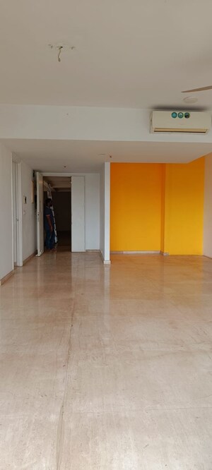 Room in 4 BHK Apartment at Radius Imperial Heights, Goregaon West – for Sale