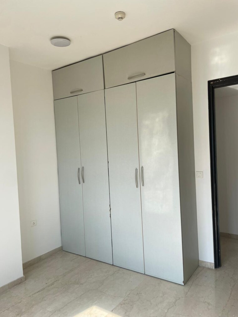 undefined, lodha-the-park 2 Bedroom 670 Sq.Ft. Apartment In Worli Mumbai 9677176