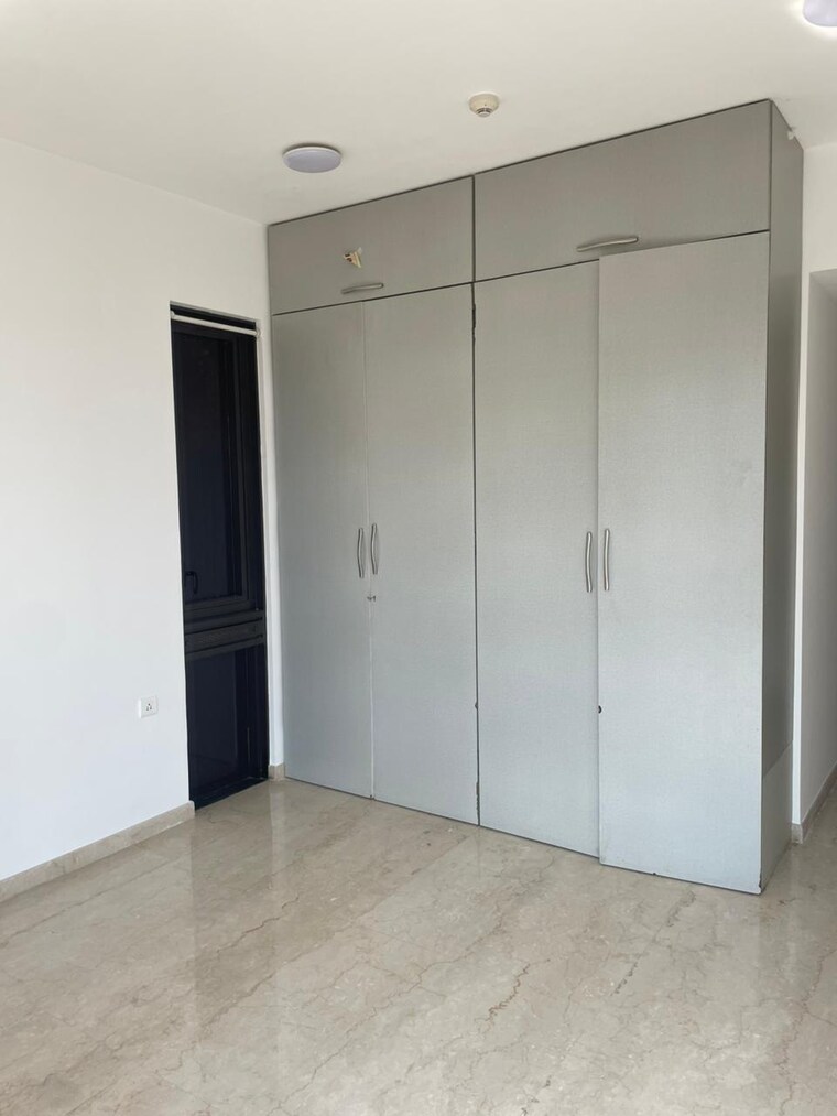 Room, lodha-the-park 2 Bedroom 670 Sq.Ft. Apartment In Worli Mumbai 9677176