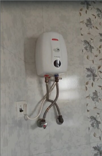 Attached Bathroom in 2 BHK Apartment at Blasian Apartment, Andheri West – for Rent