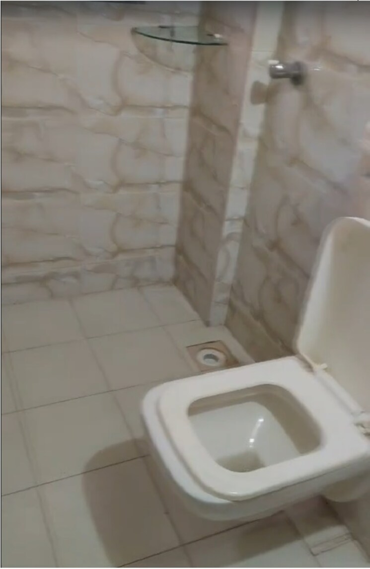 Bathroom, blasian-apartment 2 Bedroom 820 Sq.Ft. Apartment In Andheri West Mumbai 9676476