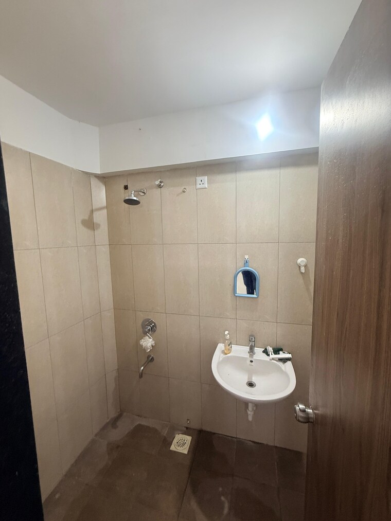 Bathroom, pride-world-city-kingsbury 3 Bedroom 723 Sq.Ft. Apartment In Charholi Budruk Pune 9677311