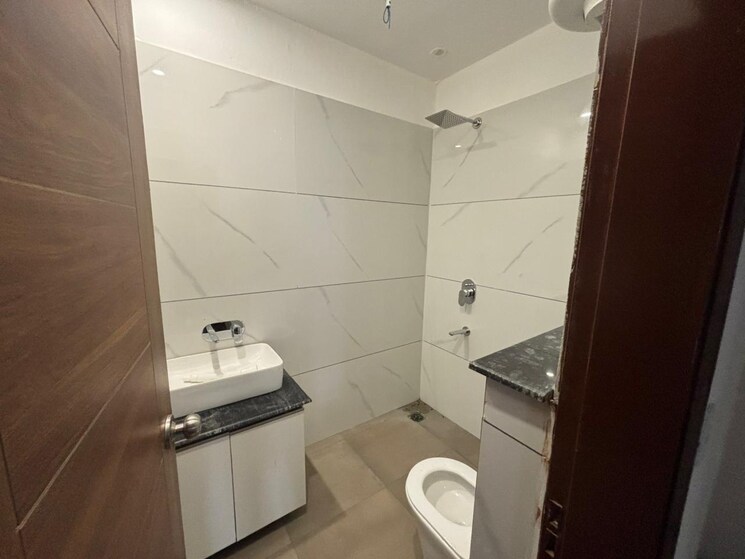 Bathroom, pir machalla 3 Bedroom 1200 Sq.Ft. Apartment In Pir Machalla Zirakpur 9677325