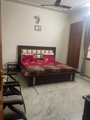 3 BHK Builder Floor For Rent in Laxmi Garden Gurgaon, Sector 10a