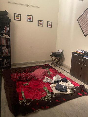 Bedroom in 3 BHK Builder Floor at Laxmi Garden Gurgaon, Sector 10a – for Rent