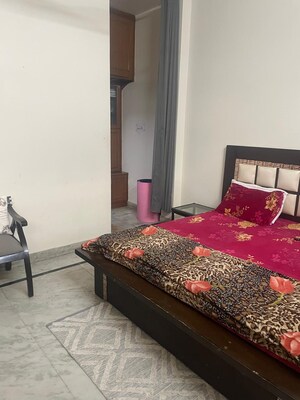 Bedroom in 3 BHK Builder Floor at Laxmi Garden Gurgaon, Sector 10a – for Rent