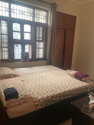 Bedroom in 3 BHK Builder Floor at Laxmi Garden Gurgaon, Sector 10a – for Rent