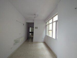 Room in 3 BHK Apartment at Vashisht Heights, Sector 87 – for Rent