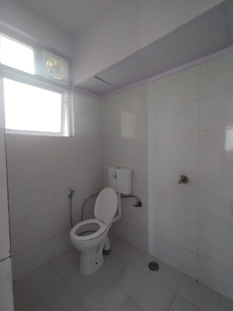 Bathroom, vashisht-heights 3 Bedroom 850 Sq.Ft. Apartment In Sector 87 Faridabad 9677519