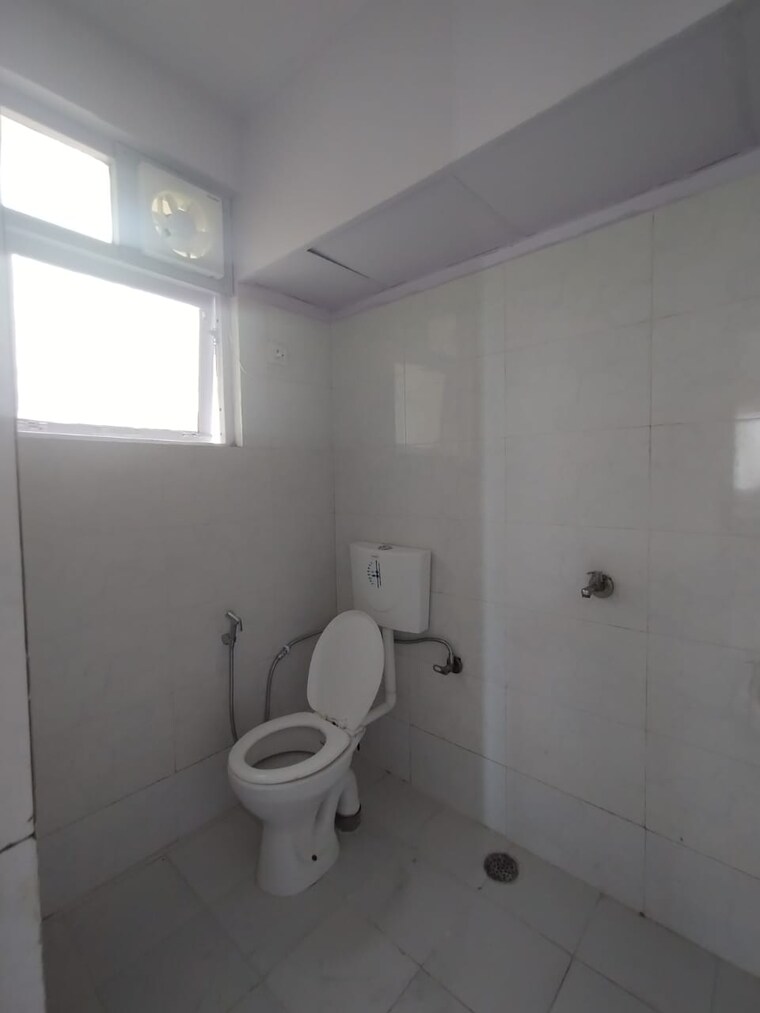 Bathroom, vashisht-heights 3 Bedroom 850 Sq.Ft. Apartment In Sector 87 Faridabad 9677519