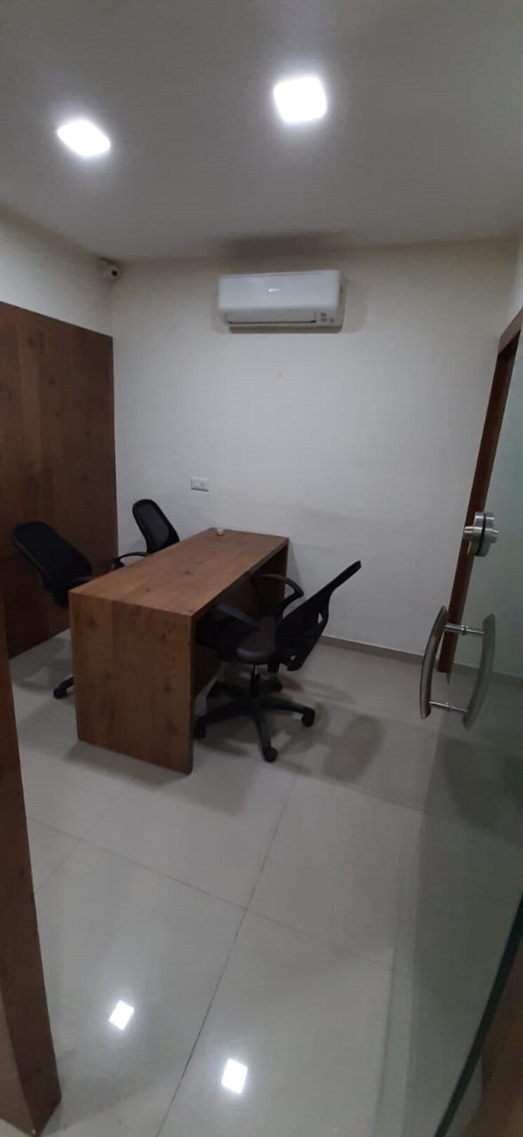 Team Area, sola Commercial Office Space 1450 Sq.Ft. In Sola Ahmedabad 9677494